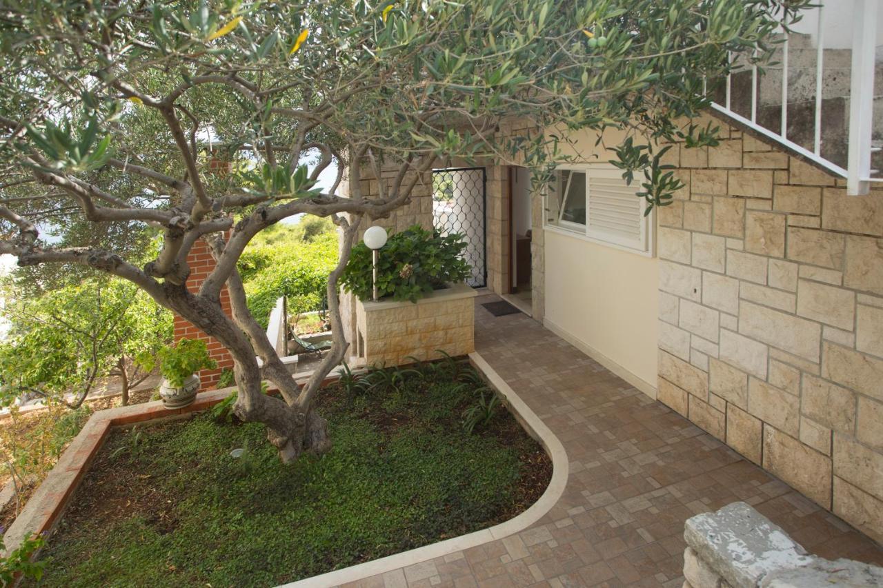 Apartment Damir Postira Exterior foto